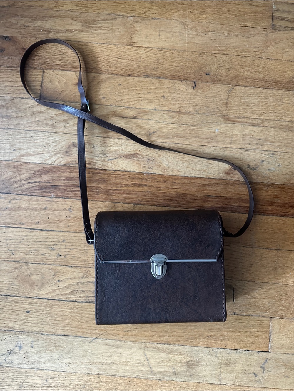 Vintage Brown Leather Crossbody Binocular Carry Bag with Silver-Tone Clasp